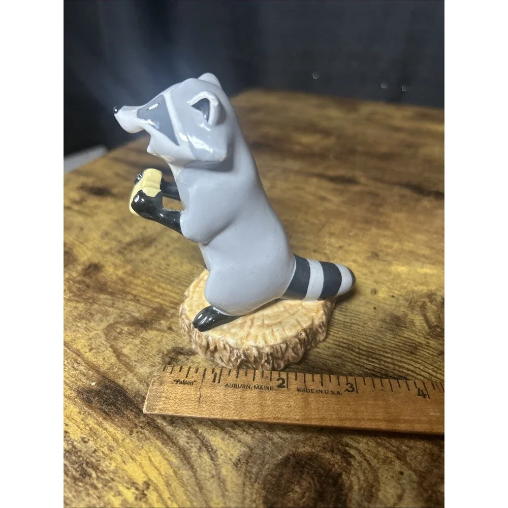 Disney’s Pocahontas MEEKO figure Racoon Figurine Rustic Whimsical Decor 4” Tall